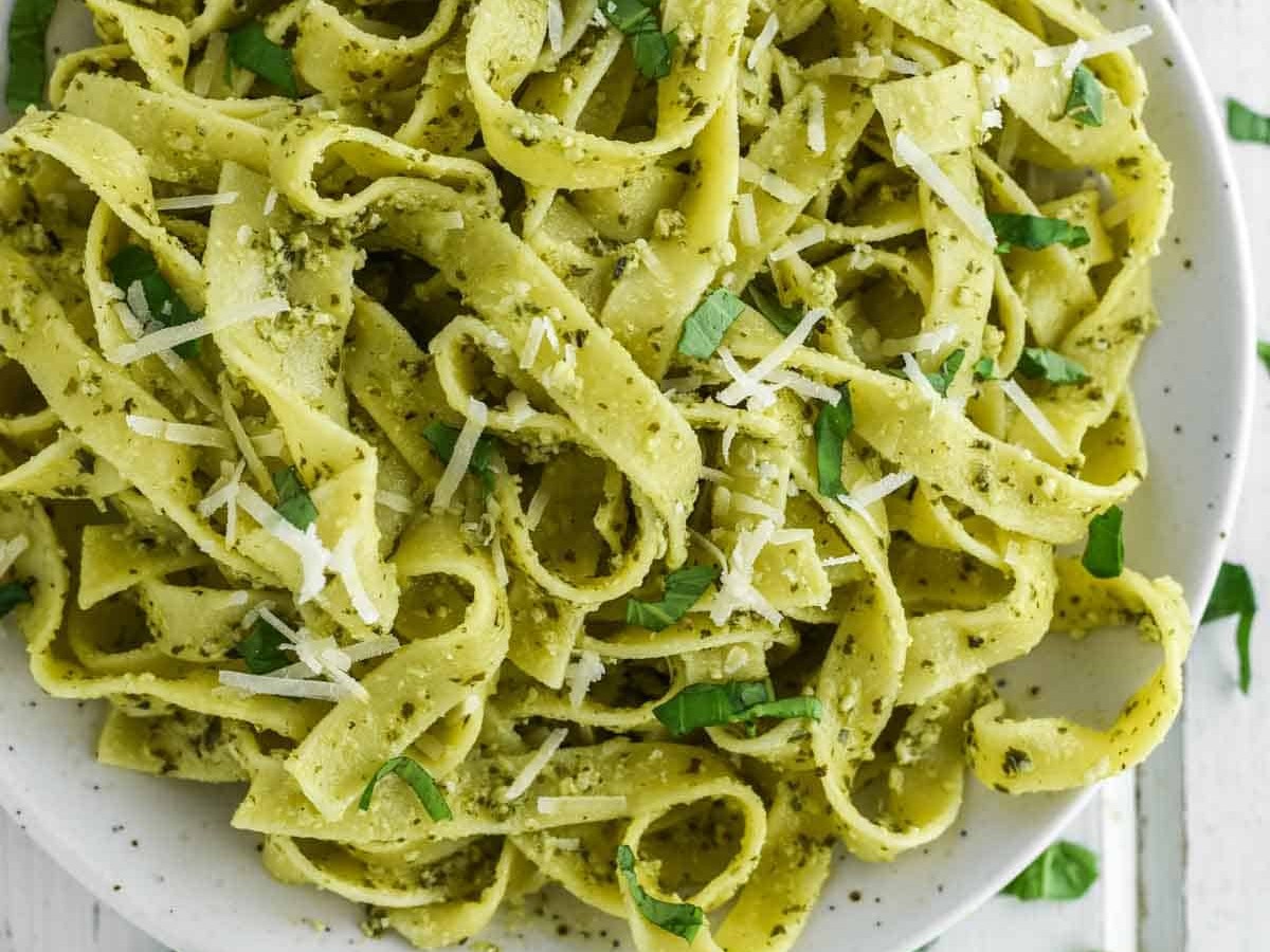 Tagliatelle al Pesto de albahaca